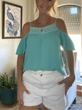 Cold-Shoulder Crochet Yoke Camisole in Aqua